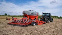 Vue d'ensemble du semoir traîné pour semis simplifié ESPRO 1002 R/RC