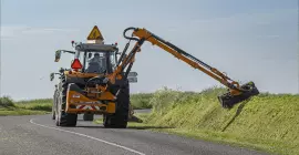 Photo de la faucheuse débroussailleuse PRO-LONGER GII 6183 au travail