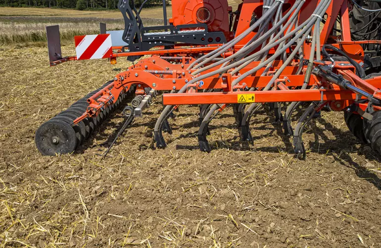 Photo d'un semoir pour semis simplifié à dents MEGANT