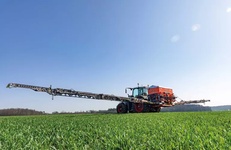 Distributeur d'engrais pneumatique à rampes AERO 32.1