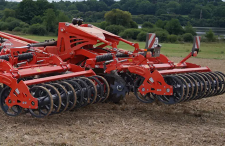 Rouleau DOUBLE U de la gamme travail du sol KUHN