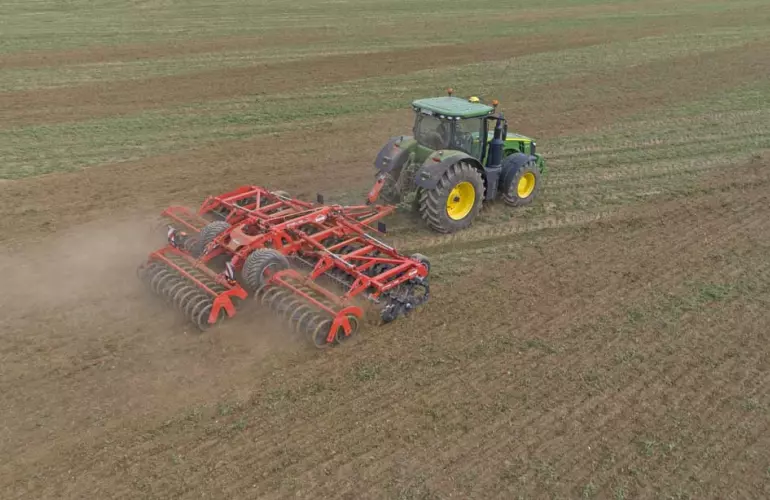 Le déchaumage réduit les populations de limaces