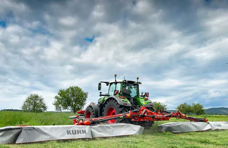 faucheuse GMD 15030 au travail 