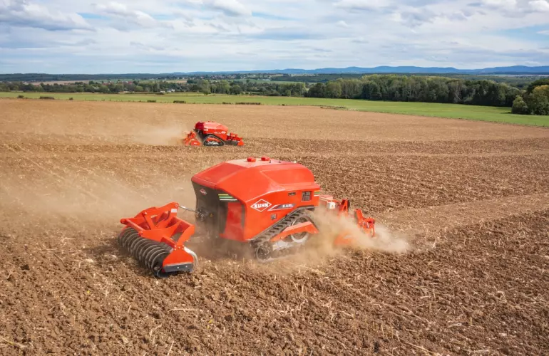 An innovative solution for independent field work: KARL, the autonomous machine for crop production