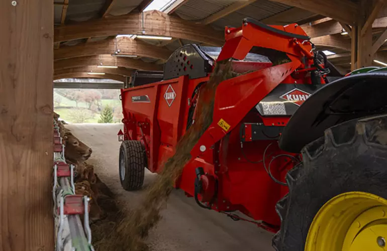 Pailleuse distributrice tout fourrage PRIMOR GII 100.1 Polydrive 