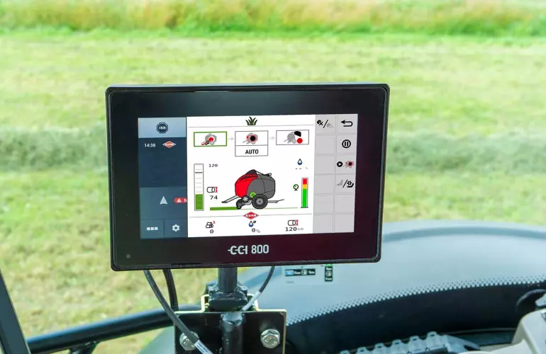 Terminal CCI 800 avec la nouvelle interface utilisateur d'une presse à balles rondes VB série 7100