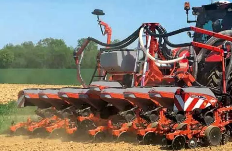 Semoir monograine chassis indexable multi MAXIMA 3 TIML e au travail