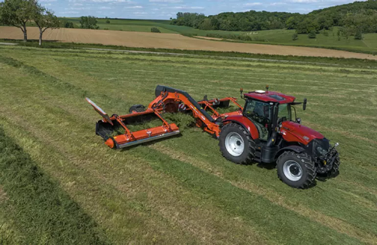 Andaineur à tapis nouvelle génération MERGE MAXX 952 au travail