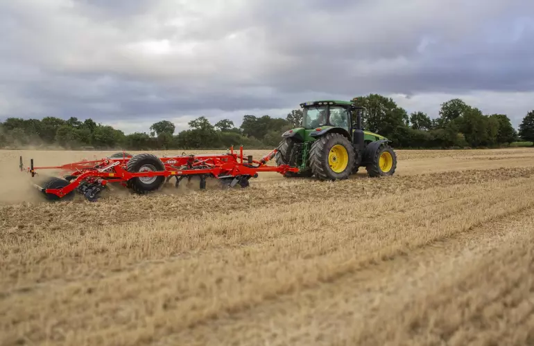 Cultivateur profond à dents et à disques PERFORMER