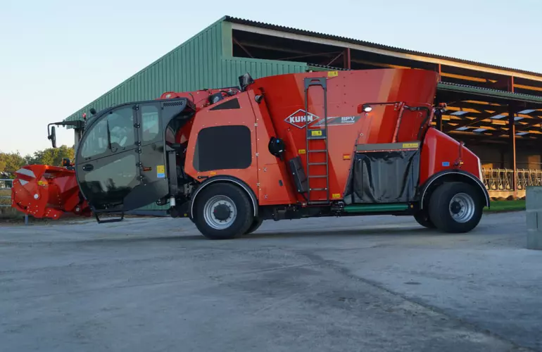 Mélangeuse automotrice KUHN SPV