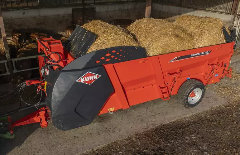 Pailleuse distributrice tout fourrage PRIMOR GII 100.1 Polydrive