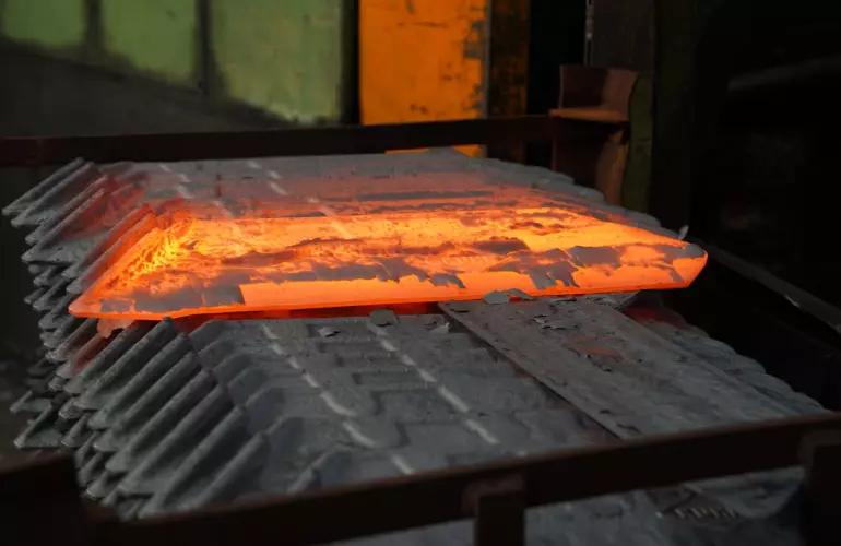 Vue sur la qualité des pièces détachées d'origine KUHN pour charrue 