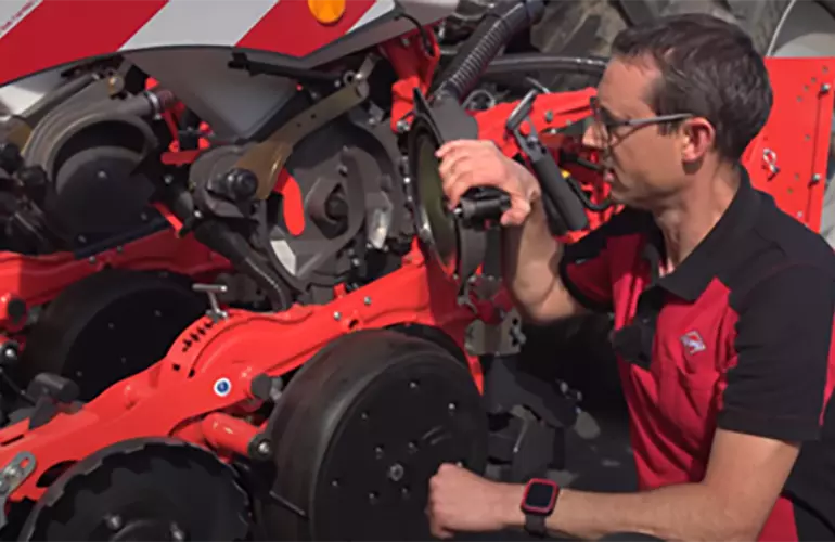 Vidéo Tutorielle semoir monograine sur les étapes à suivre en sortie d'hivernage