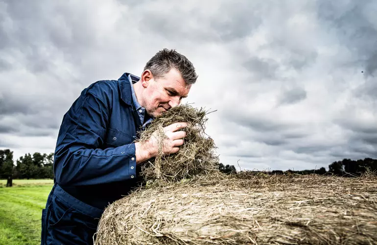 Passion for bales - Soil & Crop