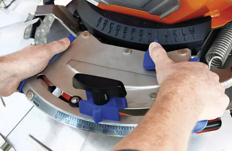 Réglages faciles du distributeur AXEO de sel, sable, gravillons, engrais 