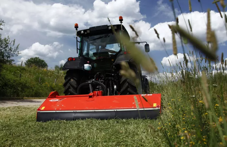 Photo du broyeur polyvalent BP 28 en action