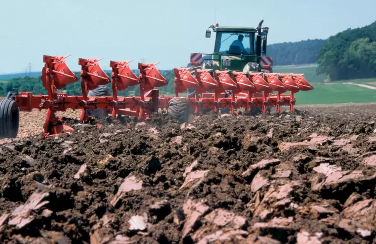 Vue de la charrue CHALLENGER avec sécurité NSH