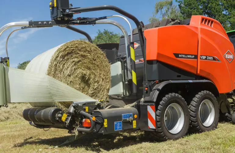 Presse combinée VBP 3165 au travail