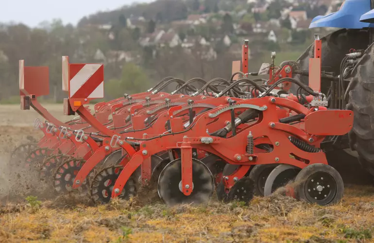 Les réglages sans clé du STRIGER 100 assurent confort et précision de travail