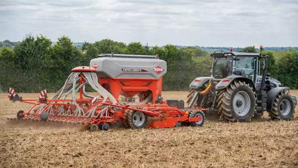 ESPRO 1002 R at work in the field at work in the field