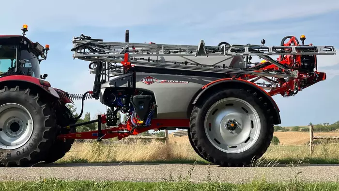 Pulvérisateur agricole trainé LEXIS 3800