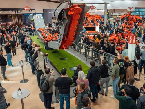 стенд із навісною косаркою GMD 15030