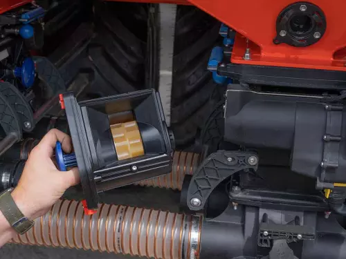 Vue d'une cassette du doseur OPTISEED de la trémie frontale TF 2300 C