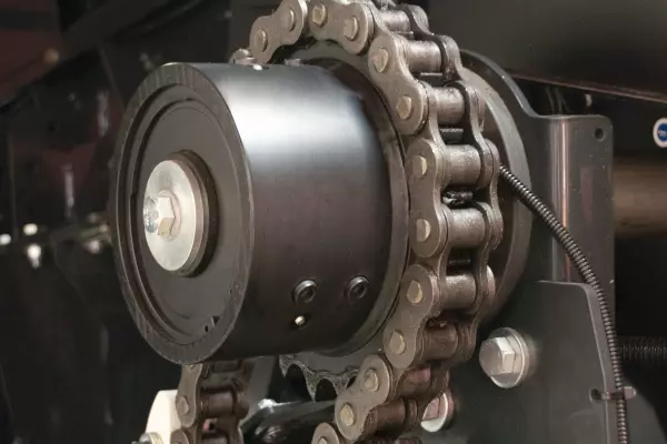 Tous les éléments du système d’alimentation des presses haute densité de KUHN sont équipés d’une protection complète par limiteur à came.