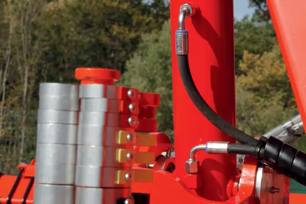 Réglages par cales des disques ouvreurs du semoir traîné pour semis direct ou agriculture de conservation AUROCK