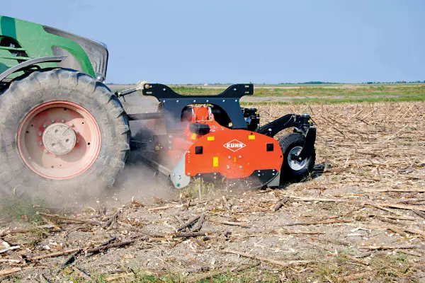 Broyeur cultures BCR 2800 réversible pour plus de possibilité, flexibilité en utilisation frontale ou arrière ou combinaison