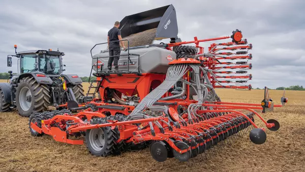 Loading platform and half-opening mode of the ESPRO 6002 R