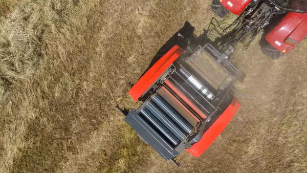 Liage par filet avec système d'étirage actif