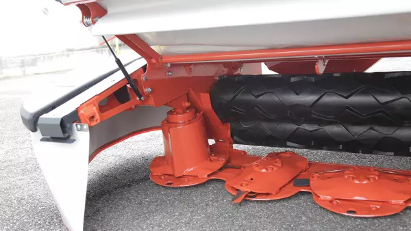 Le conditionneur à rouleaux SQUAREFLEX est parfaitement adapté pour les fourrages fragiles