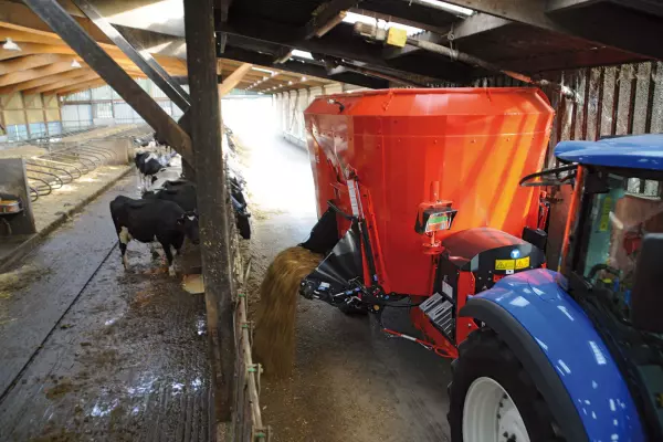 Photo des tapis inclinables de la gamme KUHN PROFILE sont silencieux et faciles d'entretien