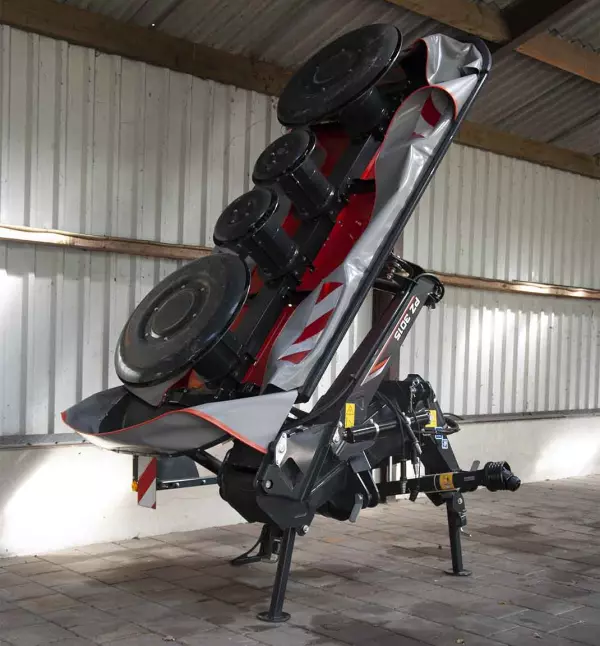 La PZ 3015 est livrée avec une béquille de stationnement en option pour un stockage vertical.