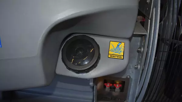 Emplacement du remplissage de la cuve de rinçage sur le pulvérisateur GEO 2