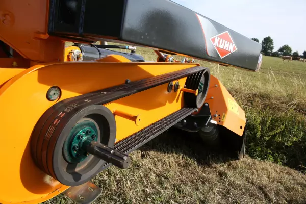 Les courroies assurent la transmission de la puissance