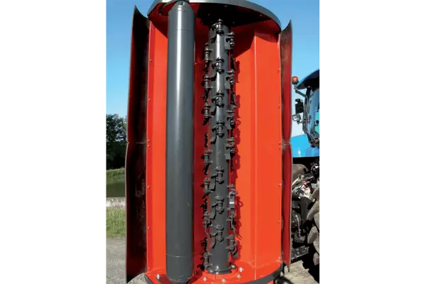 Rouleau palpeur XTREM de série sur les Faucheuses d'Accotement SPRING-LONGER Série 80