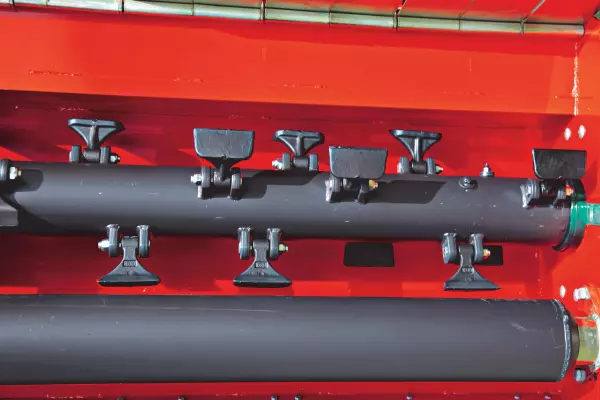 Un rouleau positionné au plus près du rotor vous assure un meilleur broyage et une meilleure décomposition des résiuds
