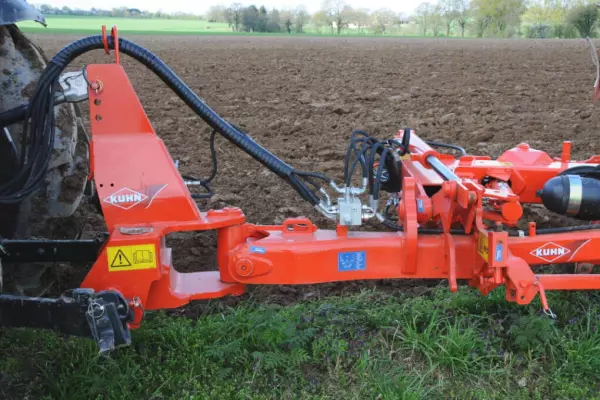 Vue de l'attelage et de l'avant-train monobloc de la VARI-MANAGER