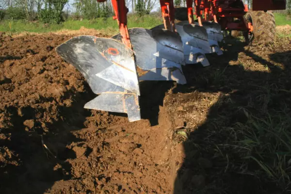 Vue des pièces d'usure de la charrue VARI-MANAGER