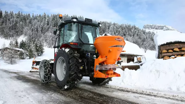 Déflecteurs réglables en acier inoxydable pour adapter la largeur d'épandage du distributeur de sel et sable VSA