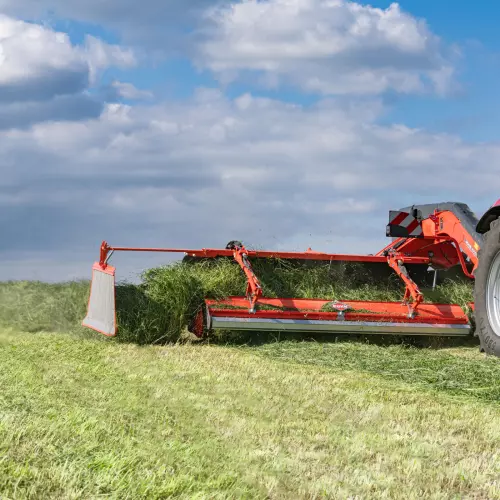 La toile à andain est un équipement optionnel permettant de former un andain étroit au profil parfait