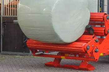 La table surbaissée permet de décharger la balle en douceur.