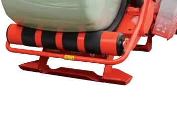 La table surbaissée permet de décharger la balle en douceur.