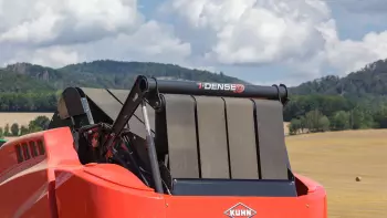 Le système i-DENSE adapte automatiquement la pression du pressage en fonction du taux d’humidité