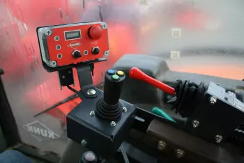 Photo de la commande de l'épareuse AGRI-LONGER GII Mécanique