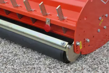 Photo en gros plan des rouleaux à embouts démontables à usage professionnel sur les broyeurs BV série 10