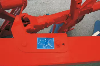 Photo gros plan pièce de réglages de Largeur multiple 14, 16 et 18 pouces sur la CHALLENGER