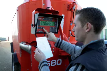 Pesée programmable DG600 sur les mélangeuses KUHN PROFILE et EUROMIX pour vous aider à gérer l'alimentation de votre troupeau